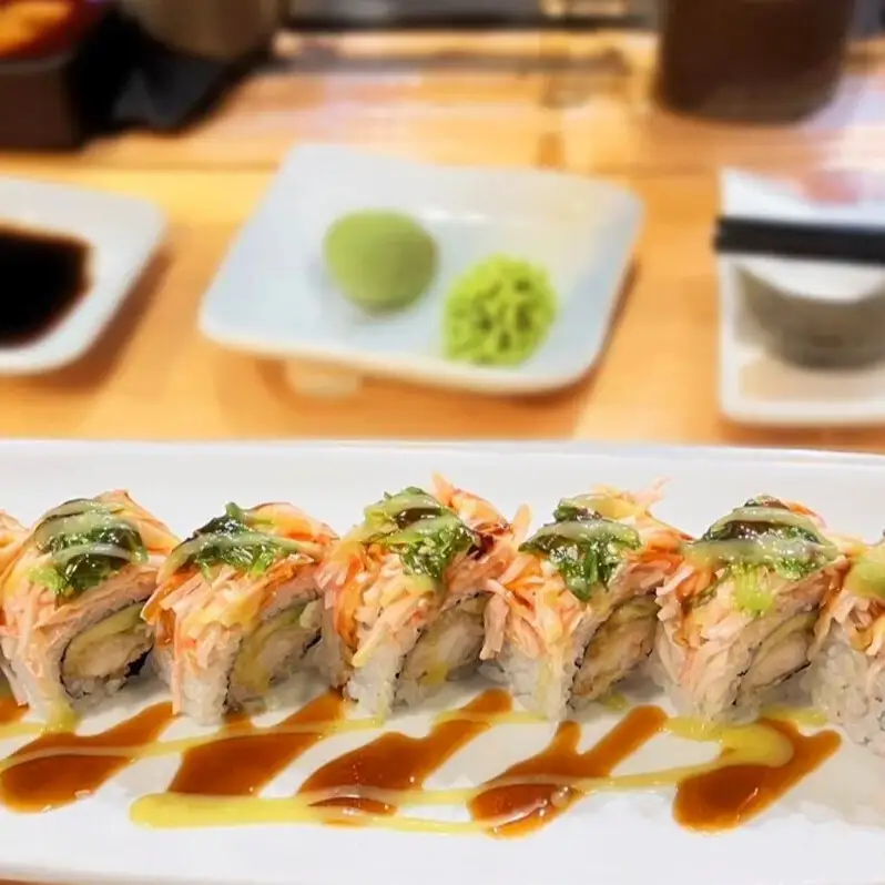 Kosan-Foto-4-rollos-de-sushi - Edited
